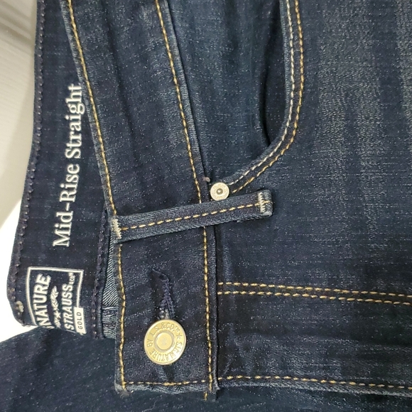 SIGNATURE LEVI STRAUSS GOLD MIDRISE STRAIGHT LEG JEANS ( 28x30) - Picture 2 of 7